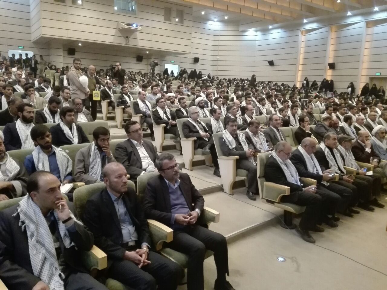 برگزاری یادواره سرداران و 385 شهید دانشجوی استان فارس
