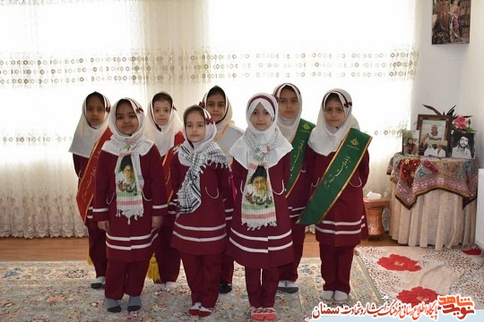 دیدار دانش آموزان مدرسه دخترانه شاهد شاهرود از همسر شهید عباس دوست محمدی