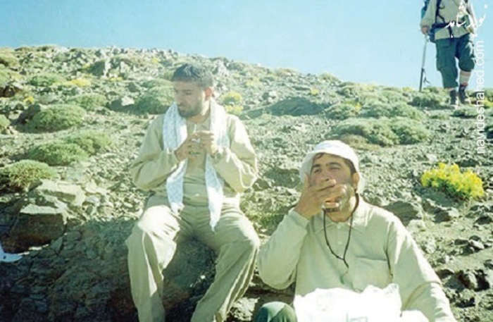 سرداران شهید طهرانی مقدم و احمد کاظمی در حال کوهنوردی
