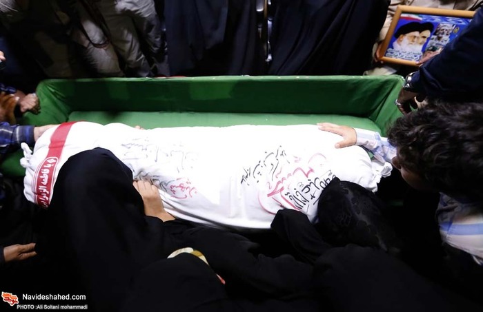 مراسیم الوداع مع الشهید حسین ادیبان بمقبرة شهداء طهران