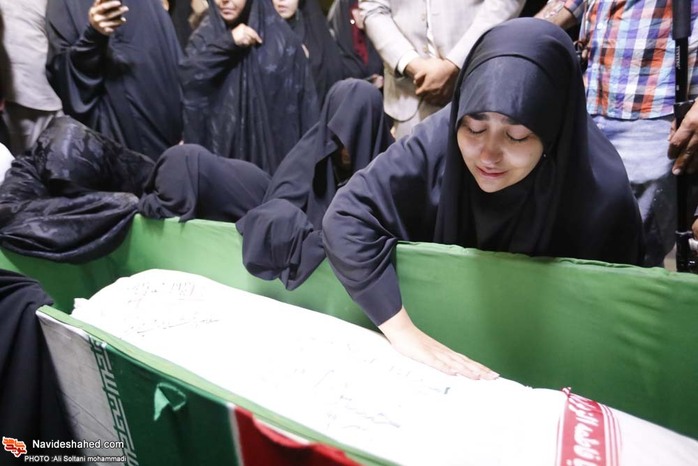 مراسیم الوداع مع الشهید حسین ادیبان بمقبرة شهداء طهران