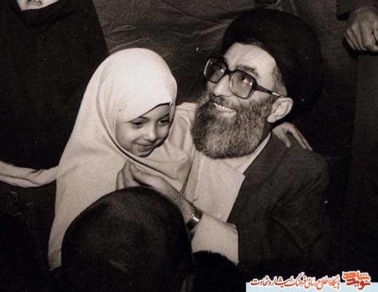 حضرت آیت الله خامنه ای و فرزندان شهدا، از جنگ تا امروز