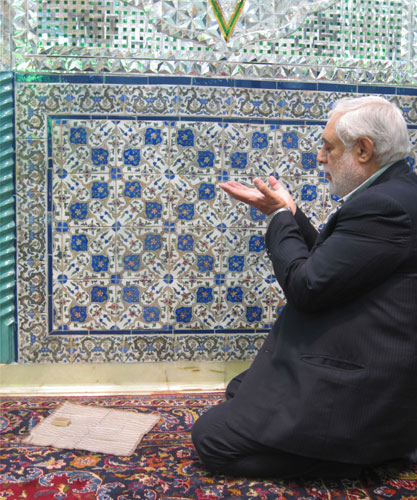 گزید احکام رساله مصور جانبازان؛ احکام نماز(1) کیفیت نماز نشسته گزید احکام رساله مصور جانبازان؛ احکام نماز(1) کیفیت نماز نشسته