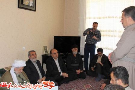 دیدار وزیر کشور با خانواده شهید معظم حسن عبدالله زاده در شهرستان پاوه + تصویر دیدار وزیر کشور با خانواده شهید معظم حسن عبدالله زاده در شهرستان پاوه + تصویر