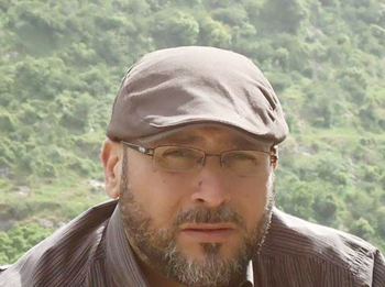 شهیدی که جایزه «هنر انقلاب» به او اهدا شد+ تصاویر شهیدی که جایزه «هنر انقلاب» به او اهدا شد+ تصاویر
