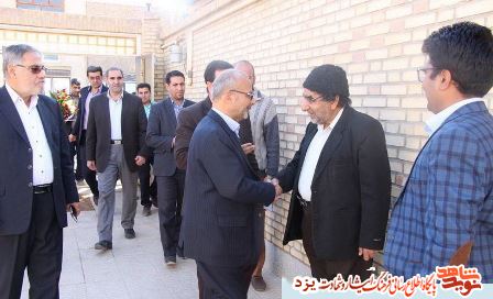 دیدار مدیرکل بنیاد شهید و امور ایثارگران استان یزد با خانواده شهید مفقودالاثر علیرضا زارع بیدکی + عکس