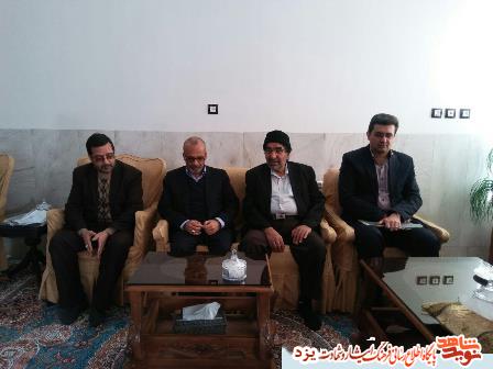 دیدار مدیرکل بنیاد شهید و امور ایثارگران استان یزد با خانواده شهید مفقودالاثر علیرضا زارع بیدکی + عکس