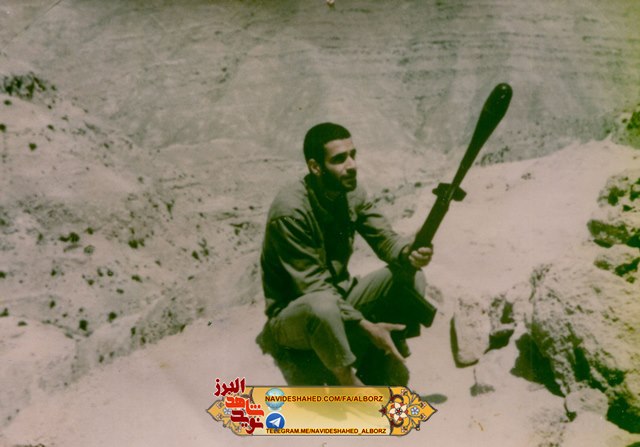 شهیدی که برای اعزام به جبهه دعا می کرد؛ شهید محمد رضا زارع شهیدی که برای اعزام به جبهه دعا می کرد؛ شهید محمد رضا زارع