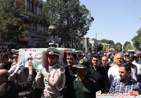 تشییع پیکر جانباز شهید هوشنگ اکبری؛ نویسنده و جانباز انقلاب