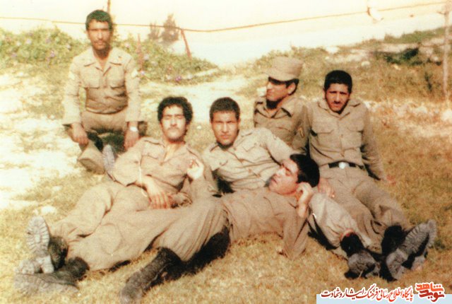 چشمان همچنان منتظرخانواده به در ... +عکس چشمان همچنان منتظرخانواده به در ... +عکس