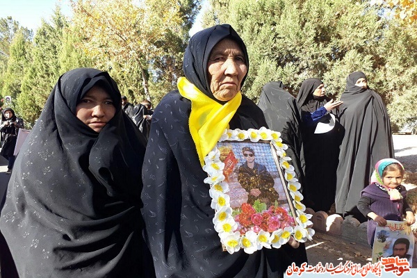 پیکر شهدای مدافع حرم «محمد محمدی» و «غلامحسین امیری» وارد کرمان شدند+ تصاویر پیکر شهدای مدافع حرم «محمد محمدی» و «غلامحسین امیری» وارد کرمان شدند+ تصاویر