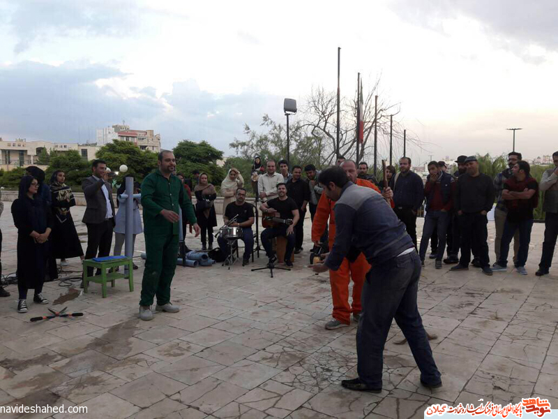 درخشش هنرمندان گیلانی در جشنواره تئاتر ایثار کشور درخشش هنرمندان گیلانی در جشنواره تئاتر ایثار کشور