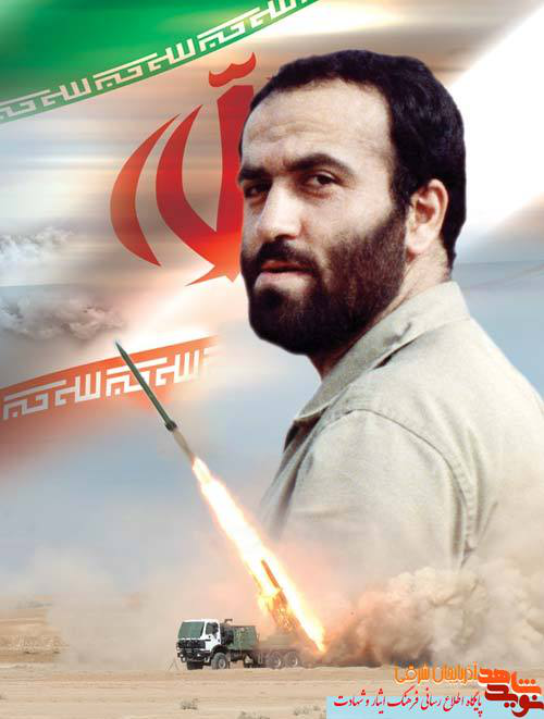 منتظر نصرت خدا باشید و رزمندگان را دعا کنید