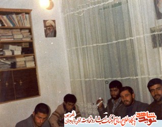 ما اهل کوفه نیستیم امام تنها بماند؛ شهيد محمد خمسه لوئي ما اهل کوفه نیستیم امام تنها بماند؛ شهيد محمد خمسه لوئي
