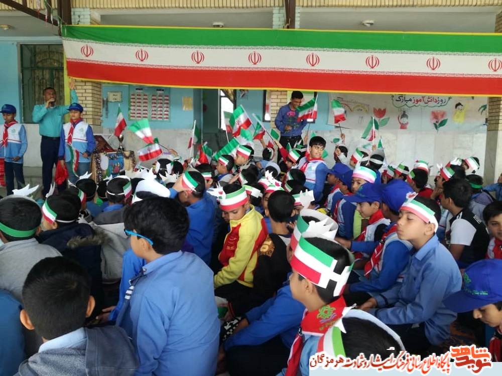 گزارش تصویری | از زنگ انقلاب و رژه موتور سواران تاعطر افشانی گلزار ملکوتی شهدای رودان گزارش تصویری | از زنگ انقلاب و رژه موتور سواران تاعطر افشانی گلزار ملکوتی شهدای رودان