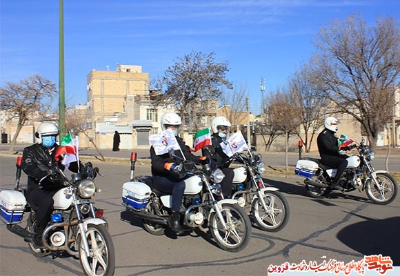 رژه موتورسواران یگانهای نظامی به روایت دوربین رژه موتورسواران یگانهای نظامی به روایت دوربین