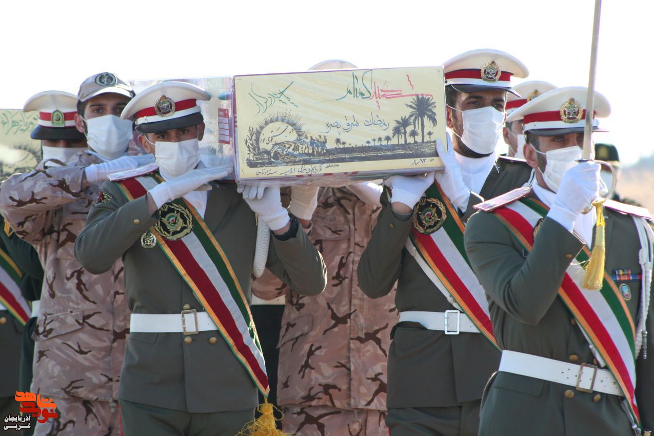 گزارش تصویری/ پیکر مطهر ۴ شهید گمنام وارد فرودگاه ارومیه شد گزارش تصویری/ پیکر مطهر ۴ شهید گمنام وارد فرودگاه ارومیه شد