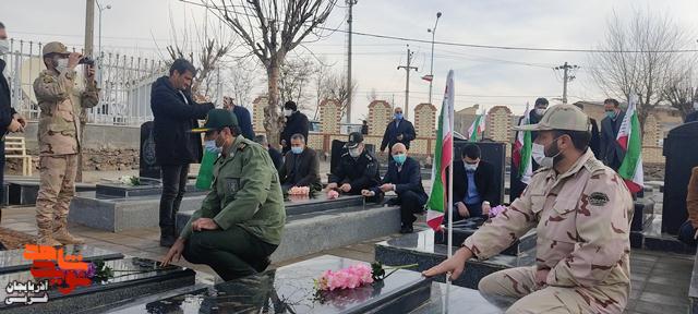 گزارش تصویری/مزار شهدای پلدشت غبارروبی و گلباران شد گزارش تصویری/مزار شهدای پلدشت غبارروبی و گلباران شد