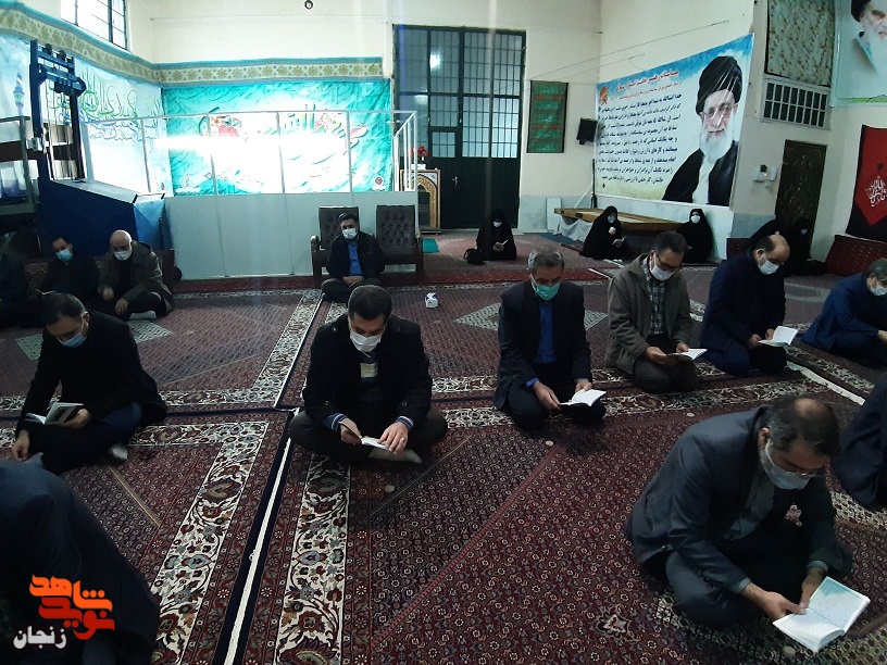 گزارش تصویری/ قرائت زیارت عاشورا به یاد شهدا
