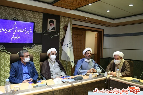 تجلیل از نخبگان علمی استان قم در جشنواره جایزه ملی ایثار