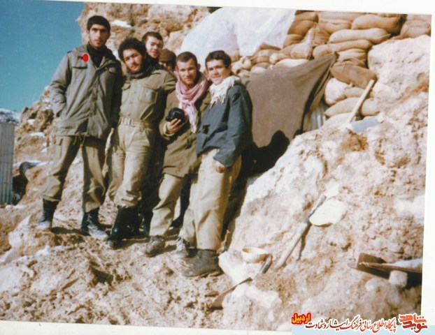 در سنگرها درسهایی می آموزم که هزار برابر ارزنده تر از کلاس علم و دانش است