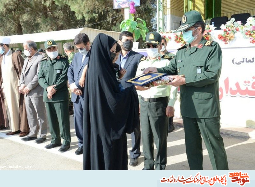 از خانواده معظم شهدا و ایثارگران تجلیل شد