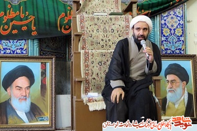 لایه‌ها و مبانی دفاع مقدس بازگویی شود