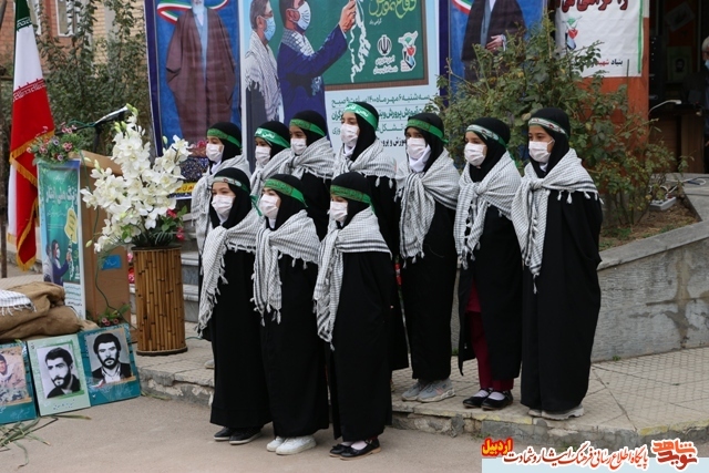 گزارش تصویری |همزمان با سراسر کشور زنگ ایثارو مقاومت در دبستان شهید جحازی اردبیل نواخته شد