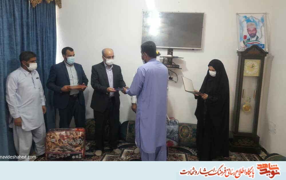خدمت به خانواده محترم شهدا روحیه انقلابی و خدمتگزاری در مسئولین را تقویت می‌کند