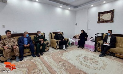 شهدا و یادگاران هشت سال دفاع مقدس از ارزش های نظام هستند