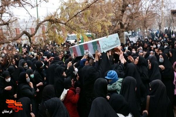گزارش تصویری/ استقبال باشکوه مردم کوهدشت و طرهان از شهدای گمنام