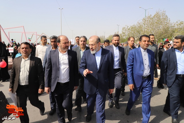 حضور پرشور ایثارگران و کارکنان بنیاد شهید و امور ایثارگران استان هرمزگان در راهپیمایی 22 بهمن حضور پرشور ایثارگران و کارکنان بنیاد شهید و امور ایثارگران استان هرمزگان در راهپیمایی 22 بهمن