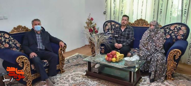 دیدار با خانواده های شهدا در شهرستان نمین