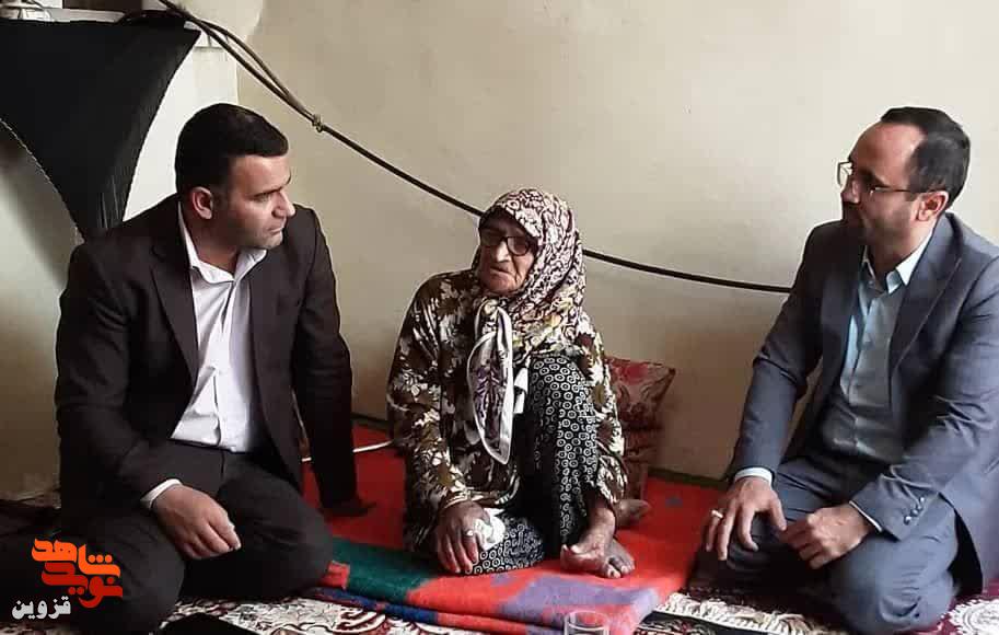 مسئولان قزوین از مقام خانواده‌های شهدا و جانبازان تجلیل کردند