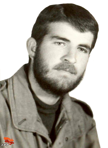 برگی از زندگی رزمنده ای که در نماز شهید شد