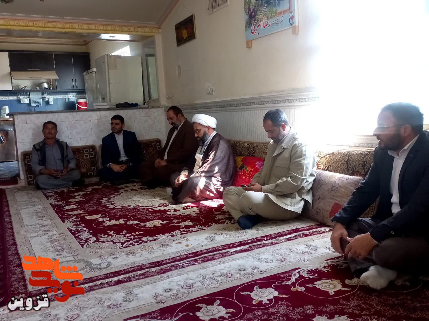 تکریم یادگاران شهدا تکریم از فرهنگ ایثار و شهادت است