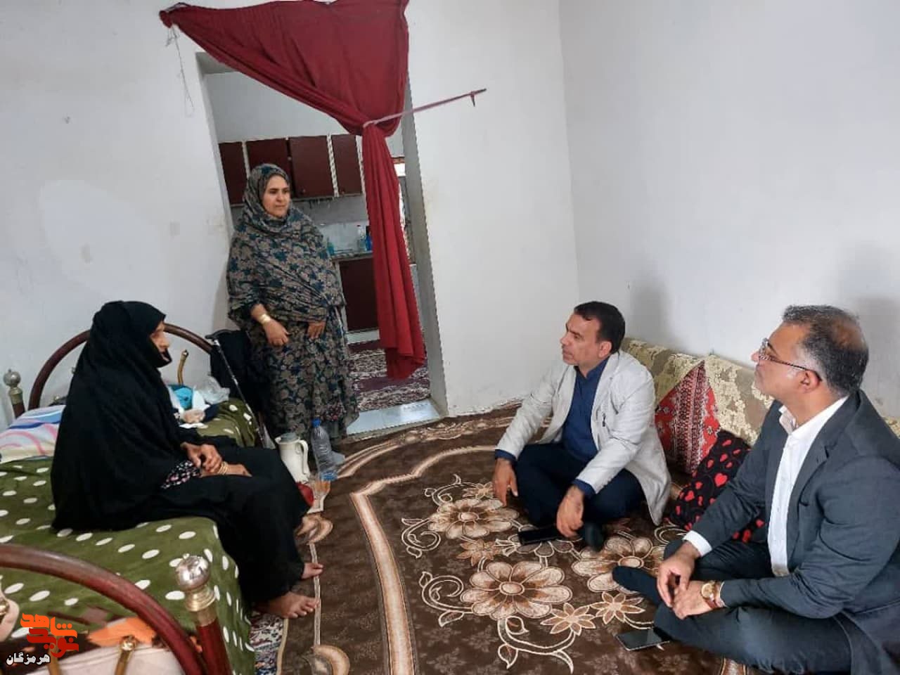 دیدار مدیرکل بنیاد هرمزگان با خانواده شاهد و ایثارگر