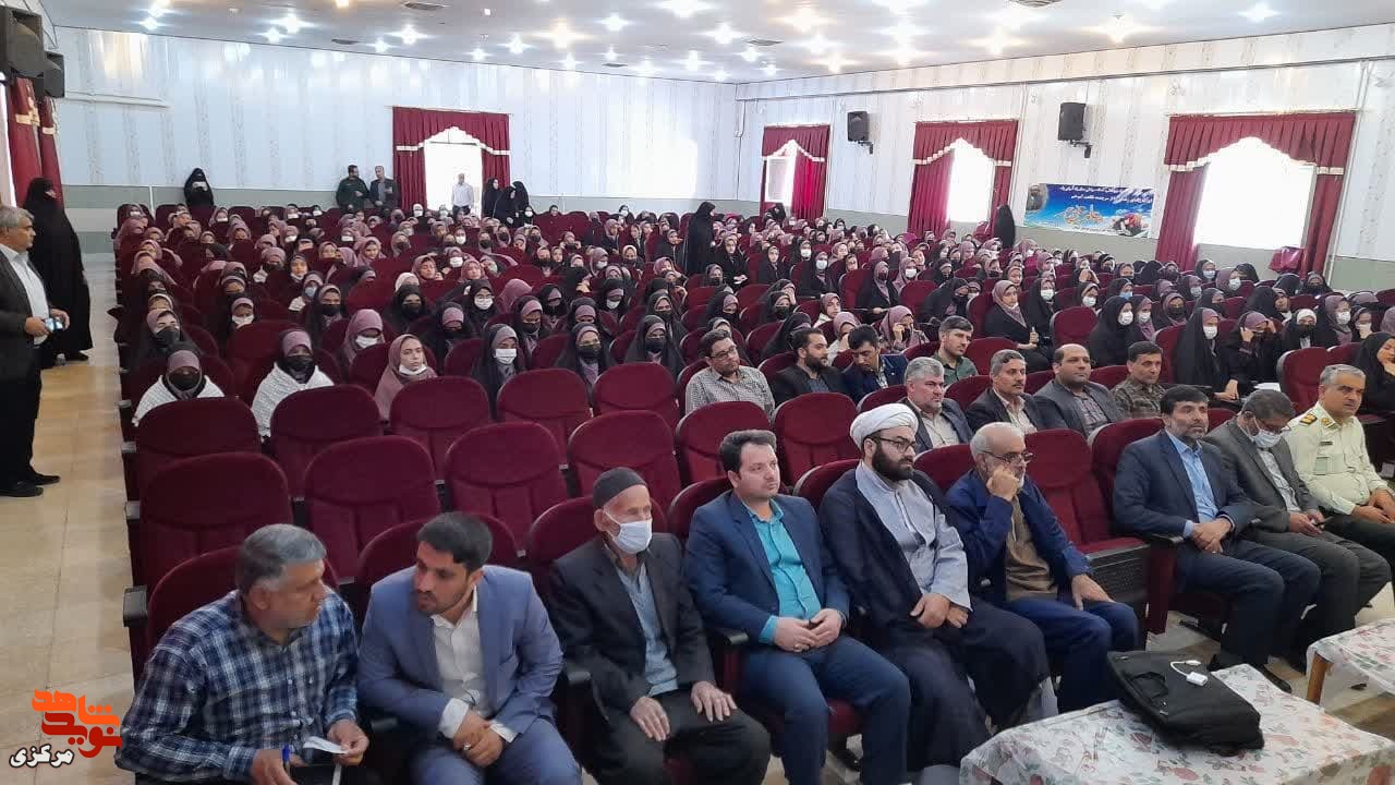 برگزاري يادواره ها تسلي براي خانواده هاي شهداست