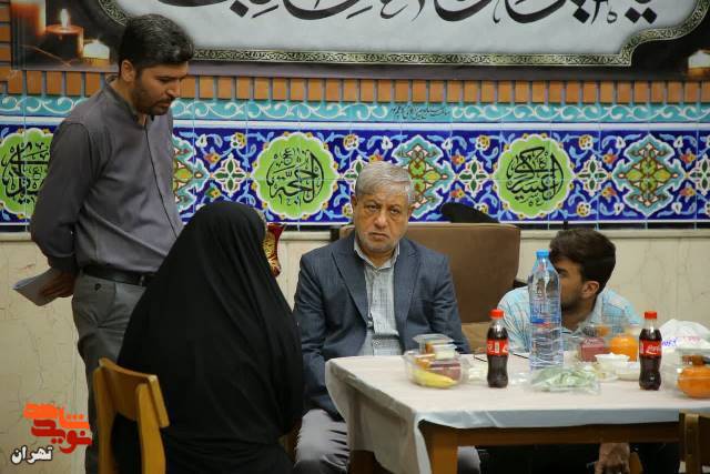ضیافت افطاری با خانواده معظم شهدای منطقه16برگزار شد.