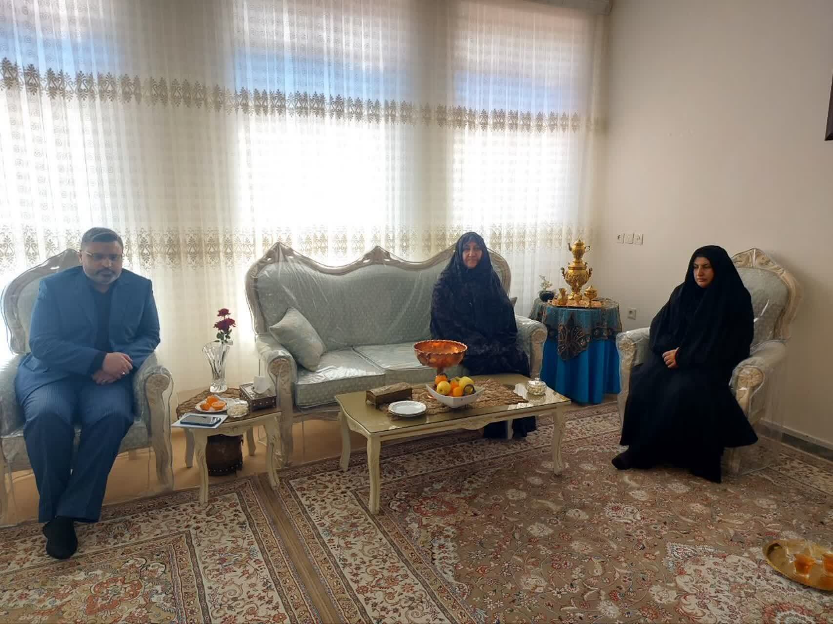 سرپرست بنیاد شهید شهرستان شیروان از والدین شهدا دیدار کرد