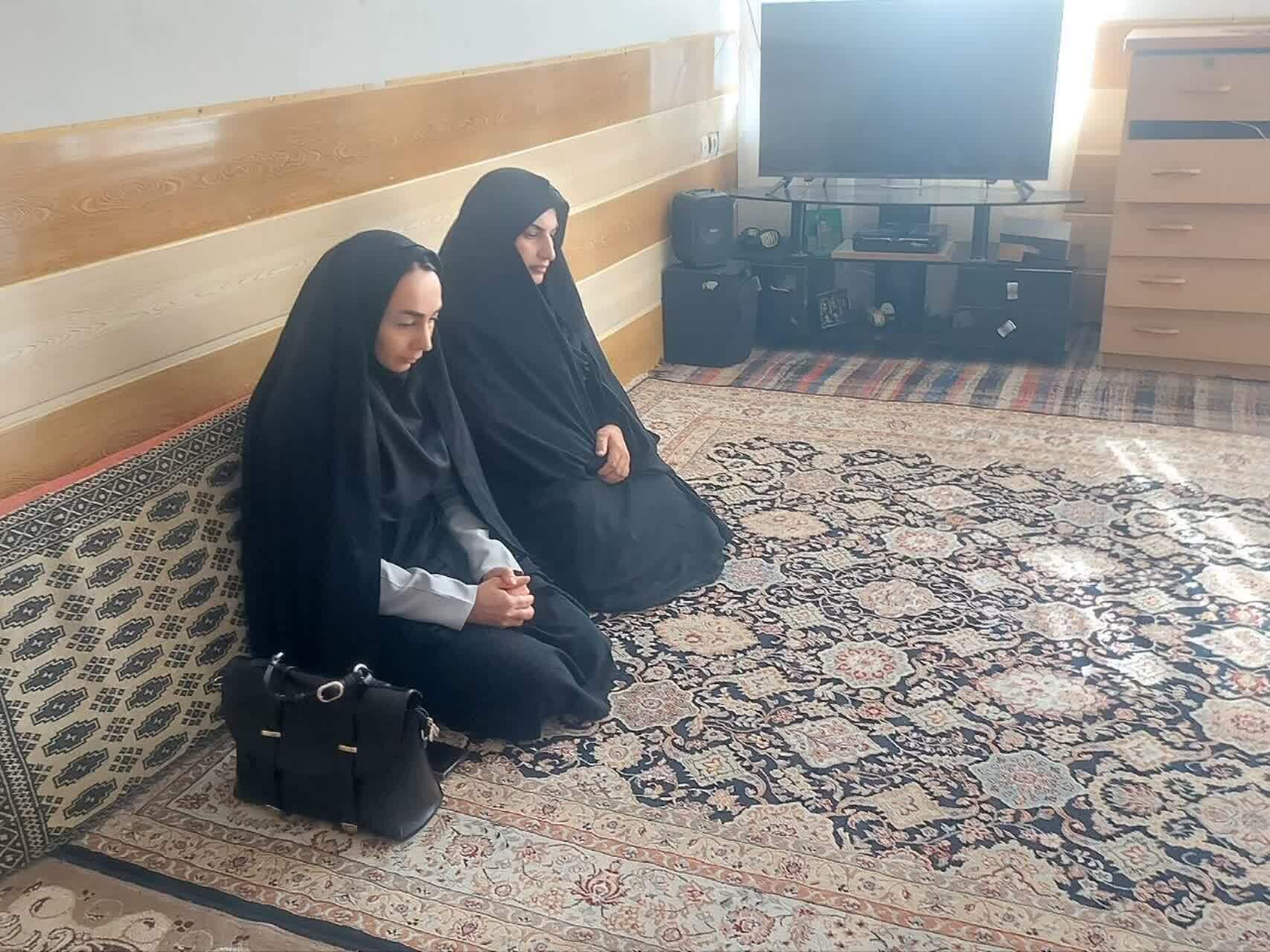 سرپرست بنیاد شهید شهرستان شیروان از والدین شهدا دیدار کرد