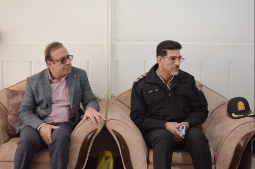 دیدار نماینده ولی فقیه در استان با مادر شهید «مسعود امیدیان» و جانباز ۷۰ درصد «رضا دلفان»
