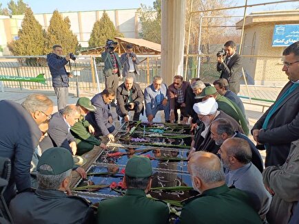 عطرافشانی و گلباران مزار مطهر شهدای میاندوآب