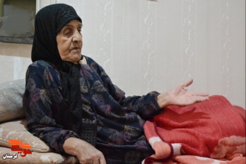 دیدار مدیرکل بنیاد شهید لرستان با مادر شهید «محمدحسین عموزاده»