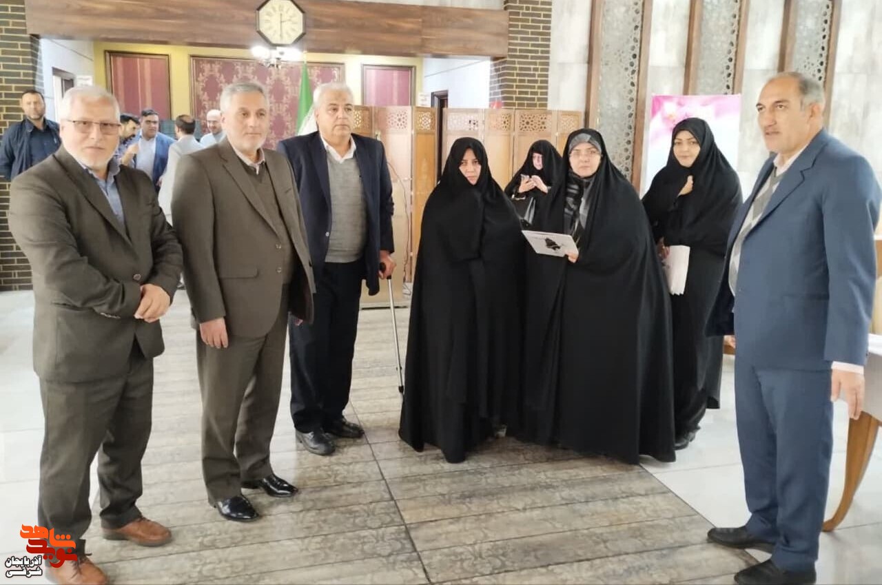 همسرانِ جانبازانِ سرافرازِ ۷۰ درصد مورد تجلیل قرار گرفتند همسرانِ جانبازانِ سرافرازِ ۷۰ درصد مورد تجلیل قرار گرفتند