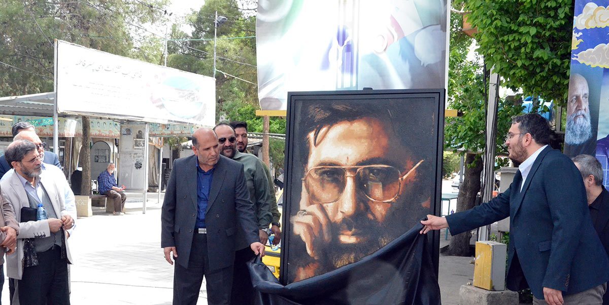 رونمایی از پرتره شهید آوینی و ۱۲ اثر هنرمند انقلابی