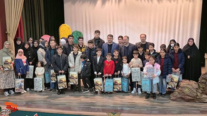 برگزاری تئاتر و برنامه قصه‌گویی ویژه فرزندان شهدا در مقطع تحصیلی ابتدایی در ارومیه