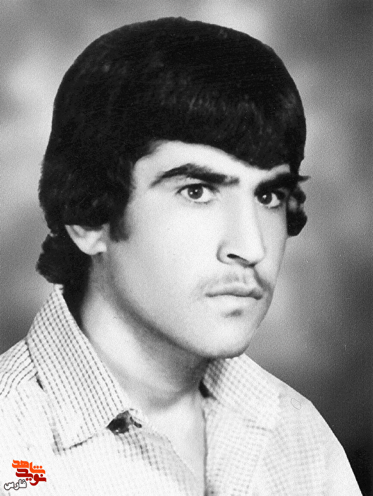 می‌روم تا با اندک خونم، درخت انقلاب را سیراب کنم