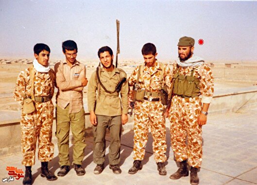 انباری از برف در قله کوه