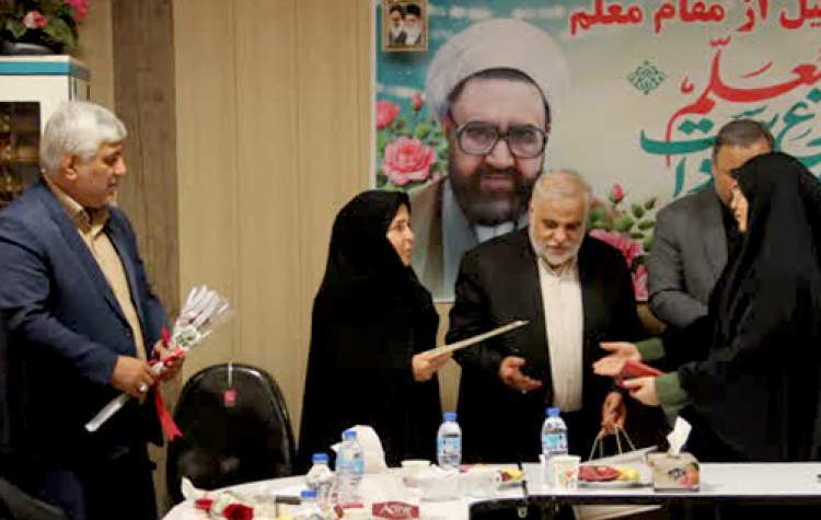 مرحله استانی پویش «من می نویسم» برگزار شد